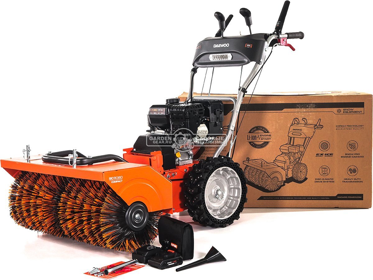 Подметальная машина Daewoo SC 8080 (PRC, Daewoo 220 куб.см., запуск от аккумулятора 21В, фара, скорости 6/2, ширина 80 см., диаметр 35 см., 87 кг.)