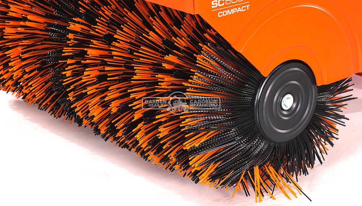 Подметальная машина Daewoo SC 8080 (PRC, Daewoo 220 куб.см., запуск от аккумулятора 21В, фара, скорости 6/2, ширина 80 см., диаметр 35 см., 87 кг.)