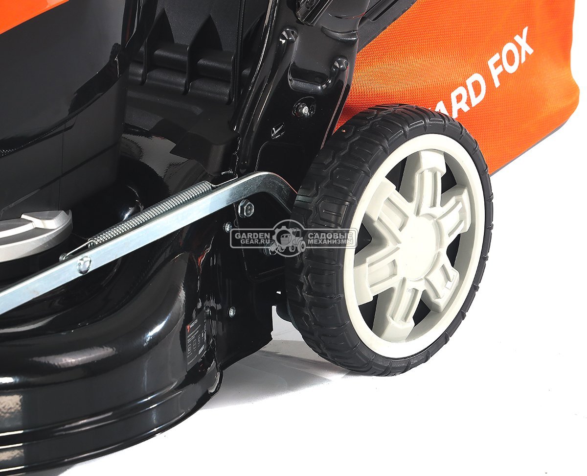 Газонокосилка аккумуляторная самоходная Yard Fox EL4655B SET с АКБ 4.0 А/ч и ЗУ (PRC, BL 60В, 46 см, сталь, 3 в 1, 55 л, 25 кг)