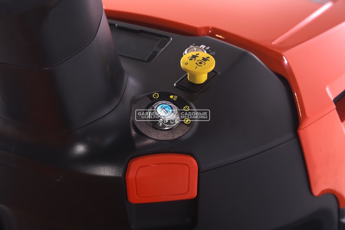 Садовый трактор Yard Fox Optima T 108 RDH (PRC, Loncin V-Twin 586 куб.см., гидростатика, травосборник 260 л, ширина кошения 108 см, 220 кг)