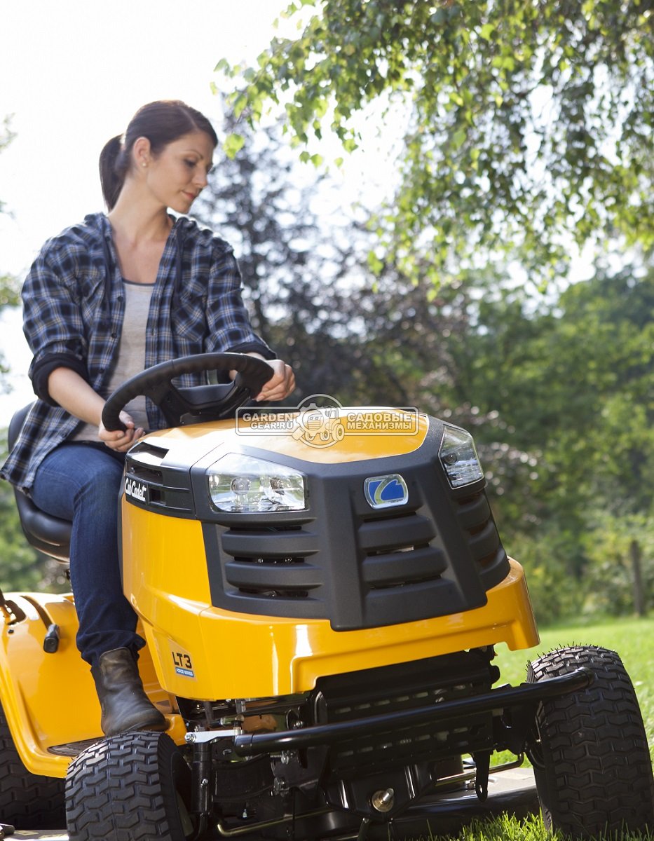 Садовый трактор Cub Cadet LT3 PS107 (USA, Cub Cadet 679, V-Twin, 679 куб.см., гидростатика, боковой выброс, ширина кошения 107 см., 175 кг.)