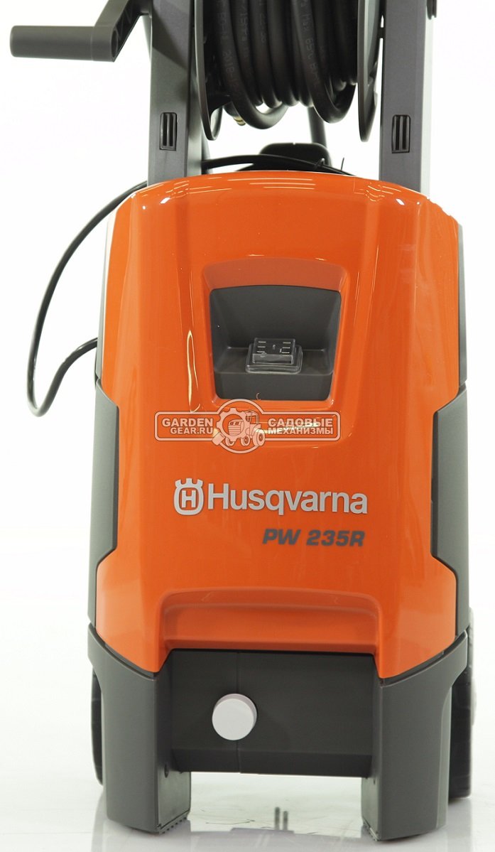 Мойка высокого давления Husqvarna PW 235R (PRC, 1800 Вт., 105-135 бар., 350-520 л/час., текст. шланг 8 м., дистанционное управление, 10,4 кг.)