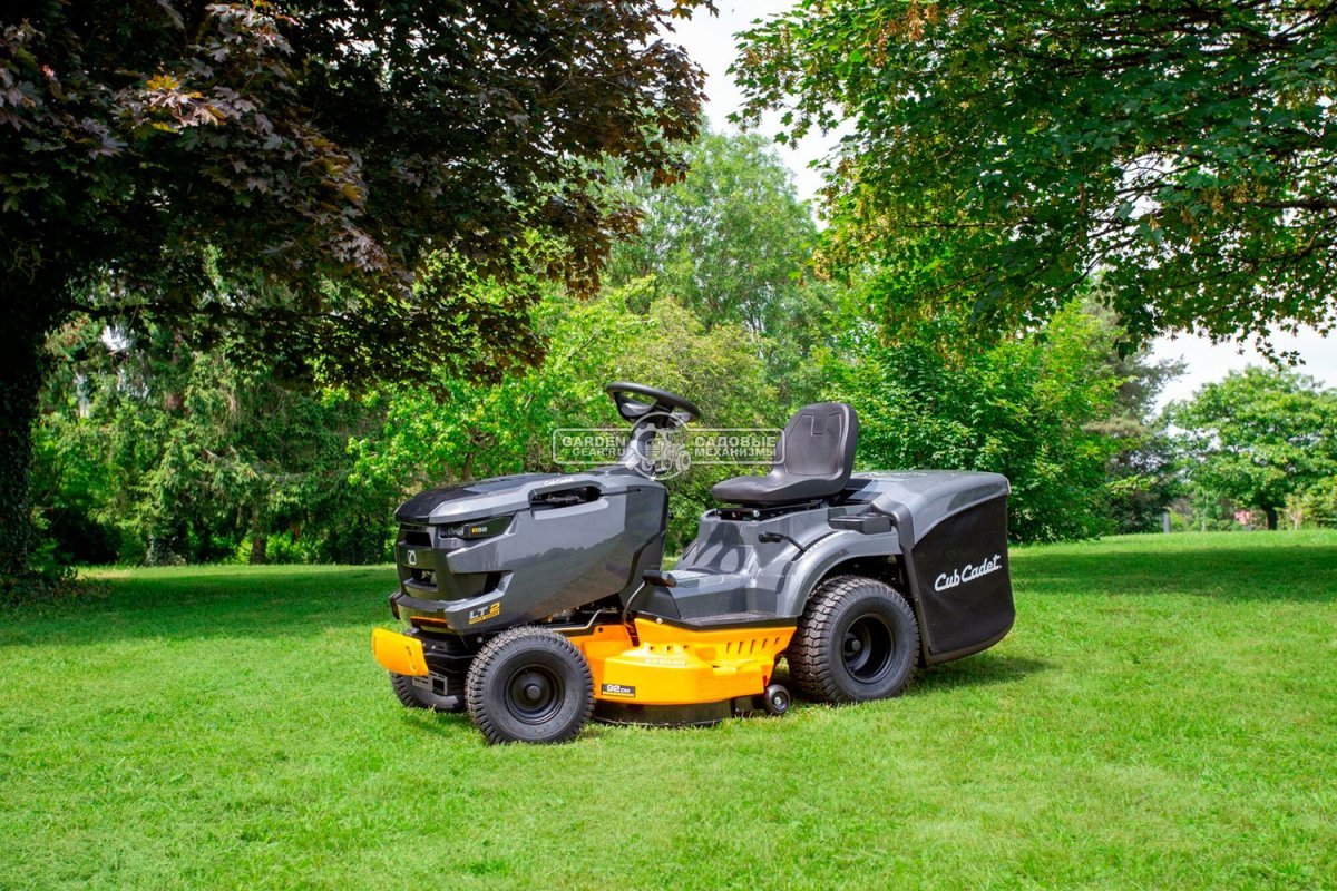 Садовый трактор Cub Cadet LT2 R92 (PRC, Cub Cadet, 547 куб.см., гидростатика, травосборник 245 л, ширина кошения 92 см, 198 кг)