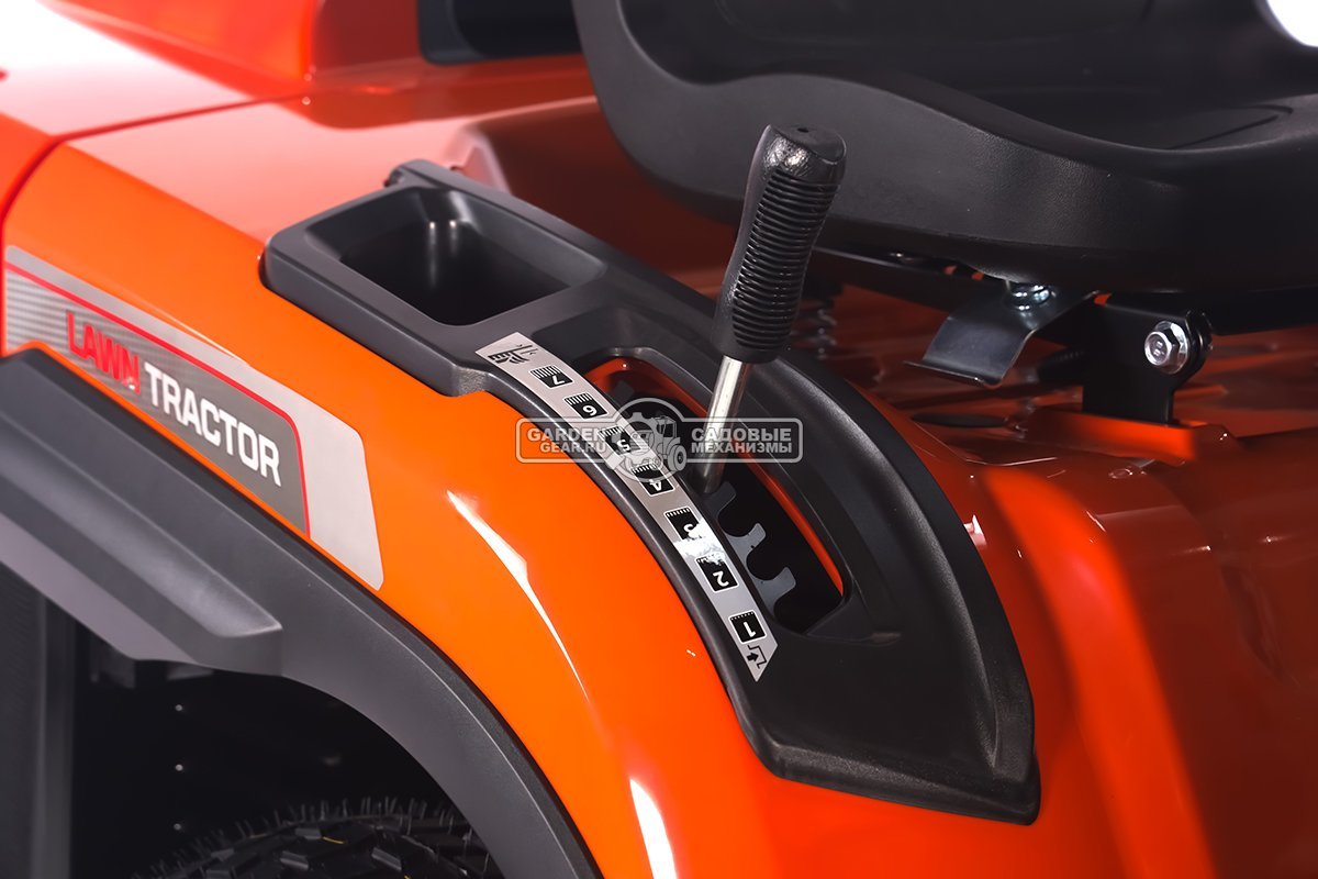 Садовый трактор Yard Fox Optima T 108 RDH (PRC, Loncin V-Twin 586 куб.см., гидростатика, травосборник 260 л, ширина кошения 108 см, 220 кг)