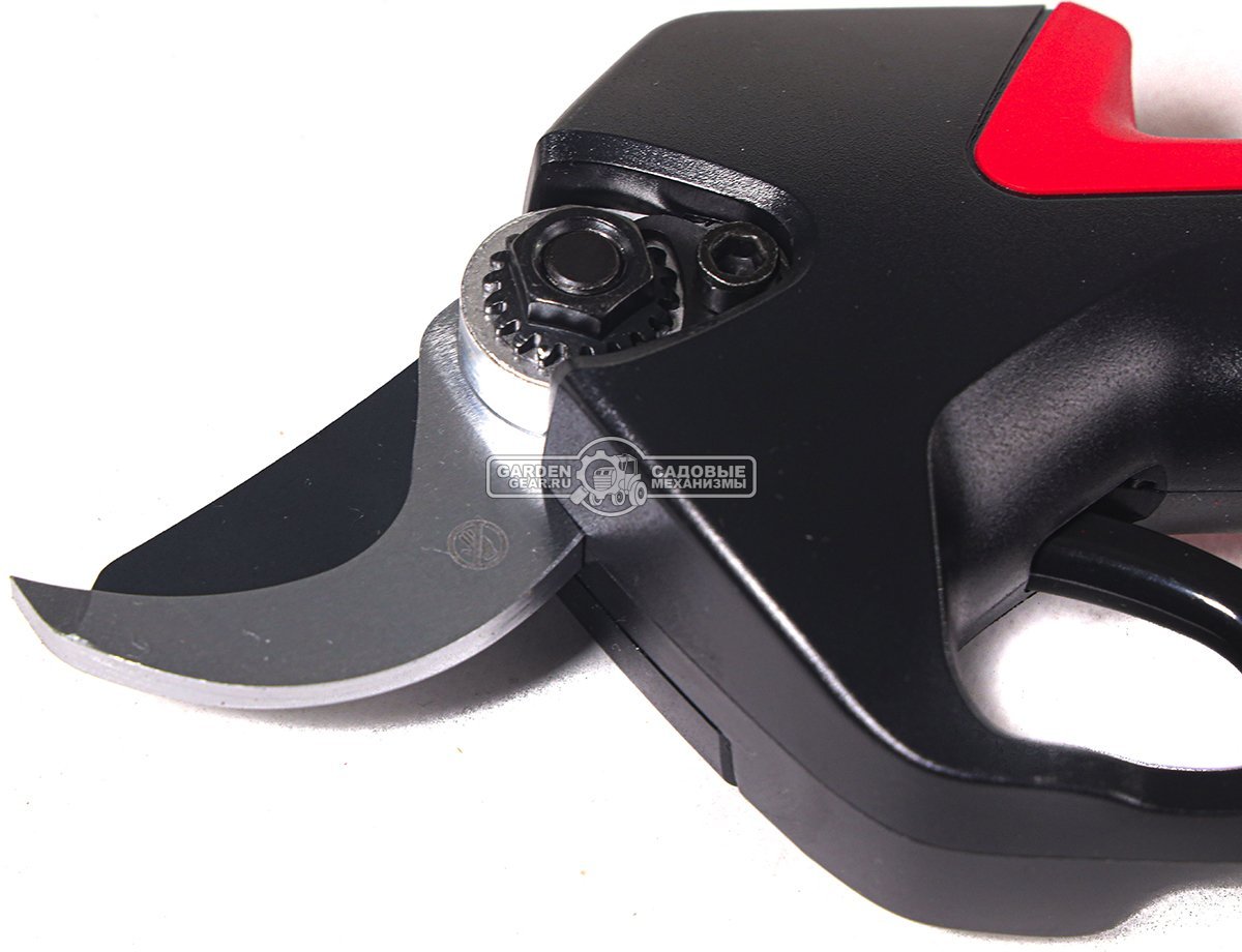 Секатор аккумуляторный Caiman CN-10005 с 2 АКБ и ЗУ (PRC, 14.4В, 4.0 А/ч, диаметр реза 35 мм, бесщеточный двигатель, 1,1 кг.) 