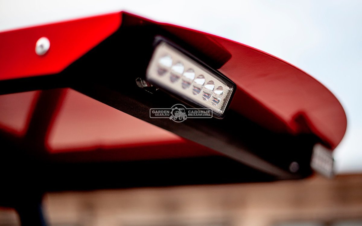 Прицепной экскаватор RED Rhino RBV-08 профессиональная комплектация, Loncin LC2V78FD-2., глубина копания 2,2 м., ковш 250 мм., 750 кг.