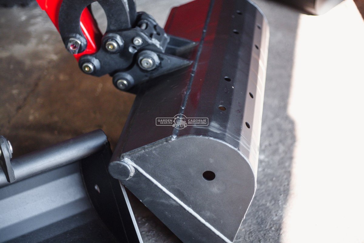 Ковш планировочный RED 600 мм. для мини-экскаватора, 35 кг.