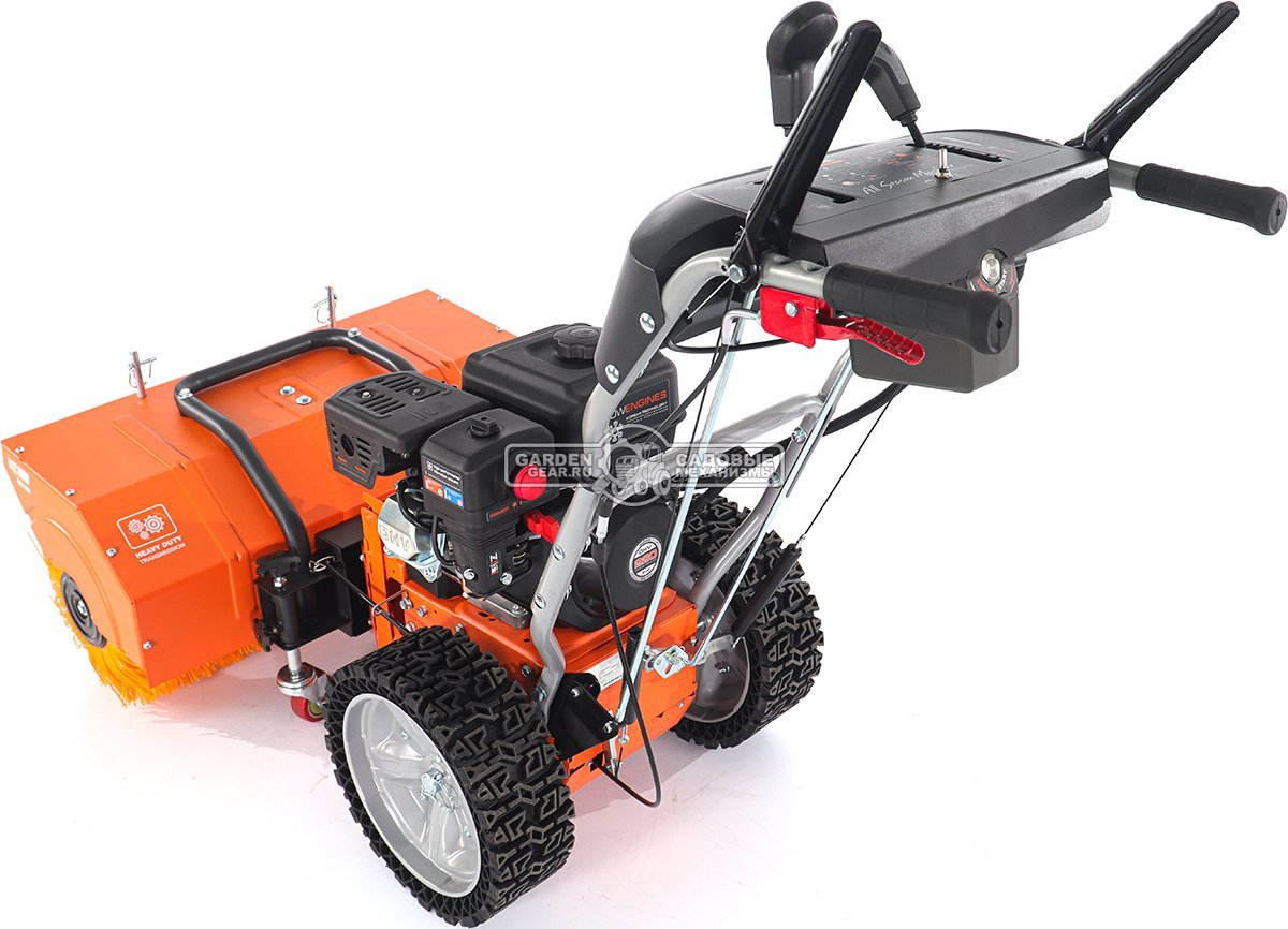 Подметальная машина Daewoo DASC 8080 (PRC, Daewoo 220 куб.см., запуск от аккумулятора 21В, фара, скорости 5/2, шир. 80 см., диам.35 см., 77,5 кг.)