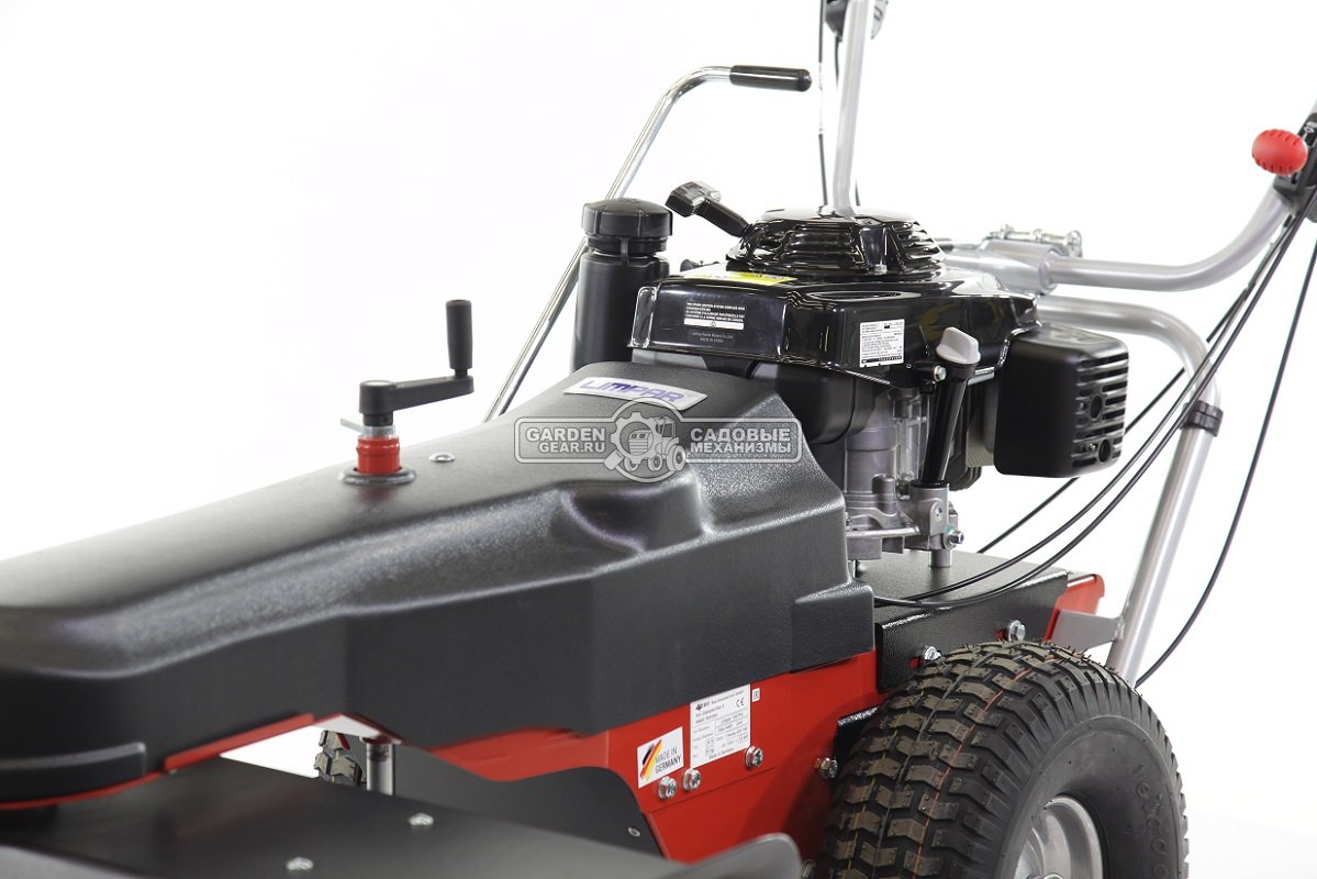 Подметальная машина Limpar 104 Pro с щеткой для снега и грязи (GER, Honda GXV160, 163 куб.см., ширина 100 см, диаметр 40 см, 5 вперед/1 назад, 95 кг.)