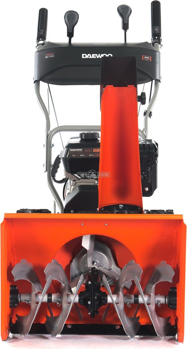 Комбимашина Daewoo SC 7080 с щеткой 80 см. и снегоуборщиком 56 см. (PRC, Daewoo, 220 куб.см., скорости 6/2, 83 кг.)