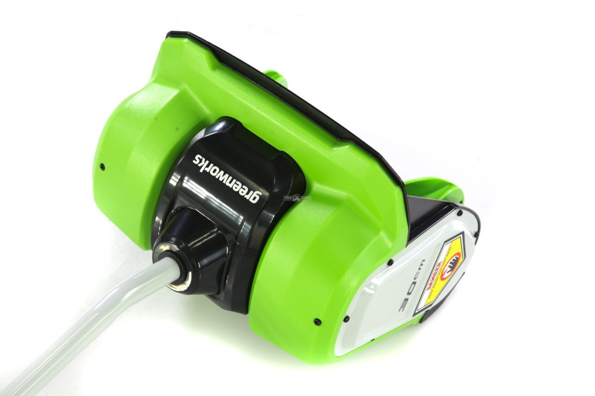 Снегоуборщик аккумуляторный / лопата GreenWorks GD40SS30 с АКБ 2 А/ч и ЗУ (PRC, BL 40В, ширина 30 см, 7 кг)