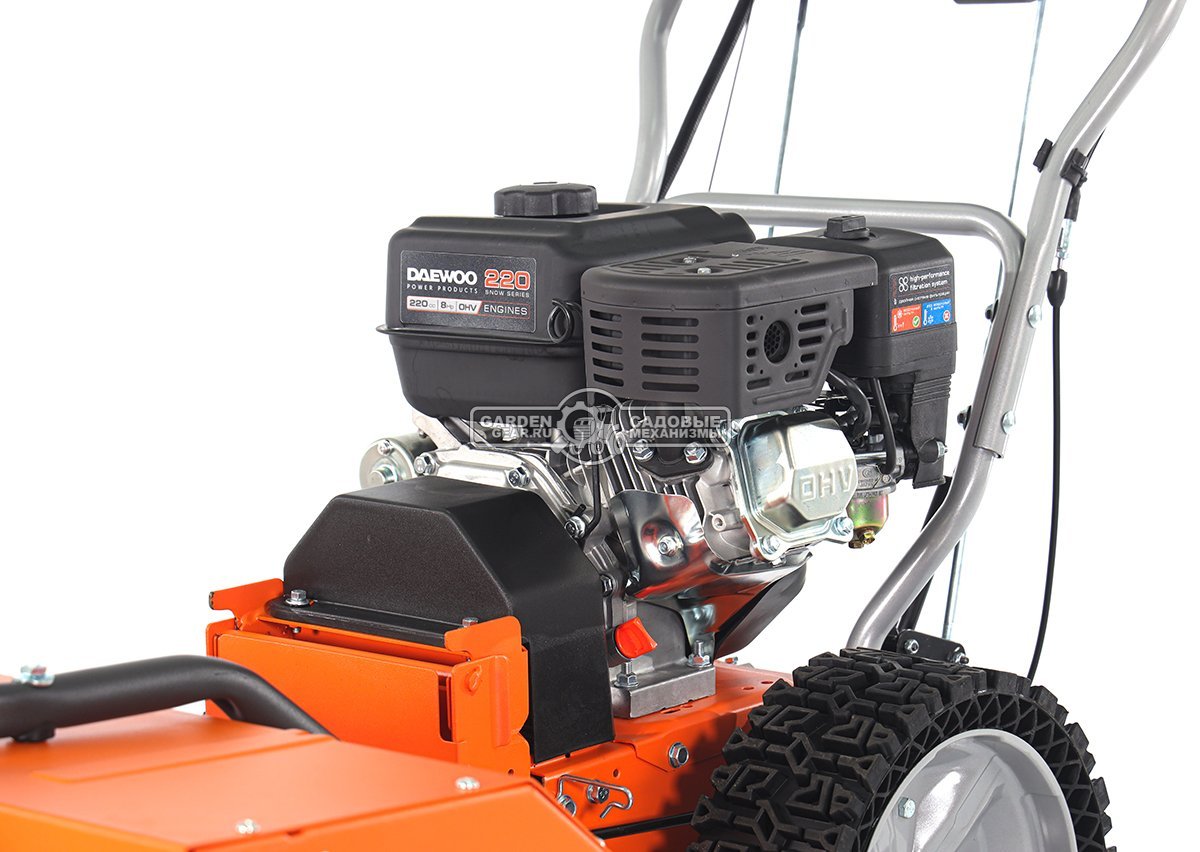 Подметальная машина Daewoo DASC 8080 (PRC, Daewoo 220 куб.см., запуск от аккумулятора 21В, фара, скорости 5/2, шир. 80 см., диам.35 см., 77,5 кг.)