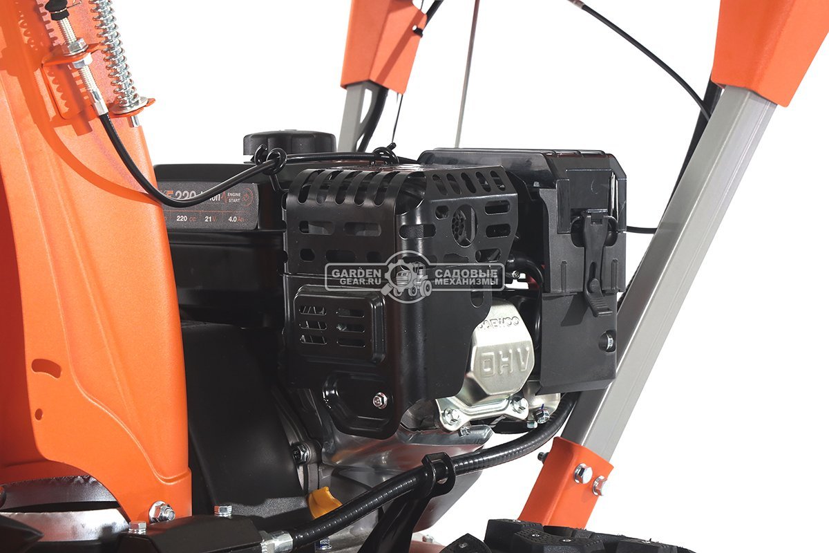 Снегоуборщик Daewoo DAST 8565 (PRC, 61 см., Daewoo, 220 куб.см., запуск от аккумулятора 21В, фара, скорости 5/2, EX-ICE, подогрев рукояток, 99 кг.)