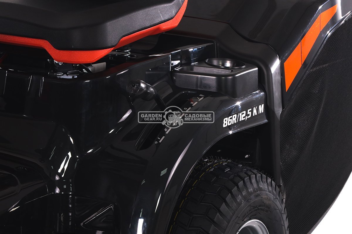 Садовый трактор Oleo-Mac OM 86R/12,5 К M (PRC, Emak K 1250 AVD, 413 см3, 86 см., механика, травосборник 300 л., 190 кг.)