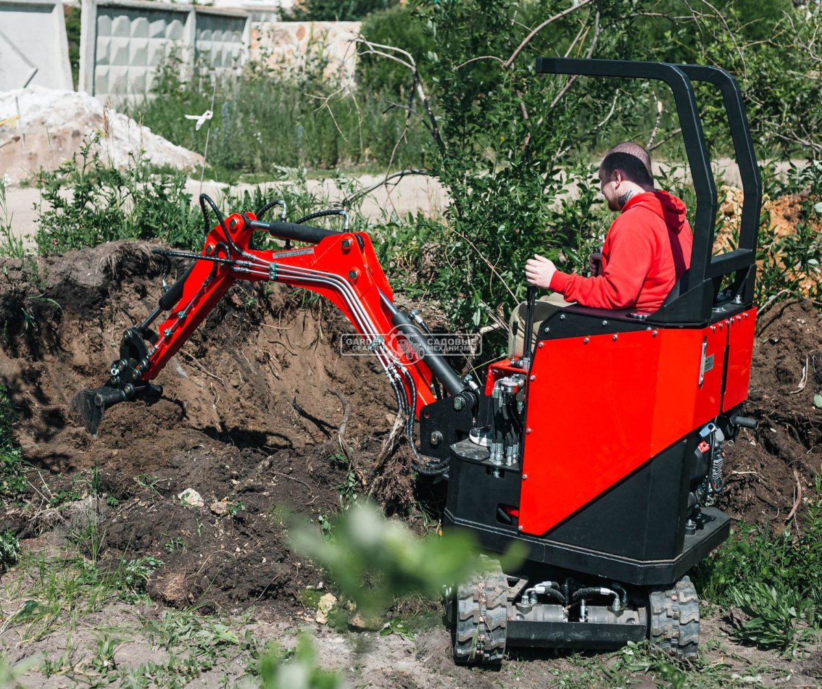 Гусеничный полноповоротный экскаватор RED Rhino RBX-15 Zongshen GB750EFI 30 л.с., глубина копания 2,0 м., ковш 250 мм., 1200 кг.