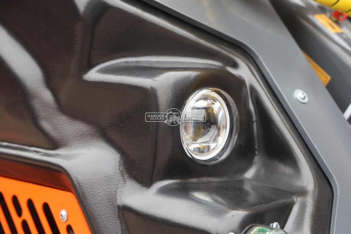 Фронтальный погрузчик Нева с кабиной (RUS, ММЗ-3LDT, 42 л.с., 60 л/мин, грузоподъемность 1200 кг, 2100 кг)