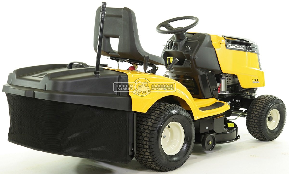 Садовый трактор Cub Cadet LT1 NR92 (USA, Cub Cadet, 439 куб.см., механика, травосборник 240 л., ширина кошения 92 см., 195 кг.)