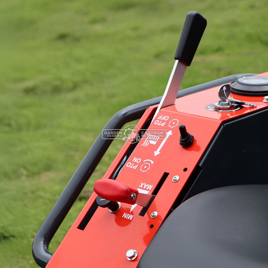 Садовый трактор для высокой травы и работы на склонах SABO GLADIATOR 95 F AWD (GER, B&S Intek 8-44C8, 724 куб.см., 95 см, дифференциал, 388 кг.)