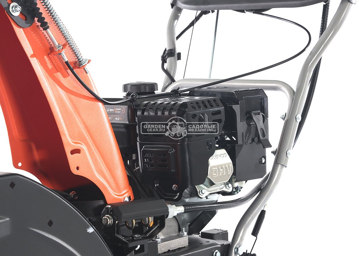 Снегоуборщик Daewoo S 8060 гусеничный (PRC, 61 см., Daewoo, 220 куб.см., эл/стартер 21В, фара, скорости 6/2, подогрев рукояток, 83 кг.)