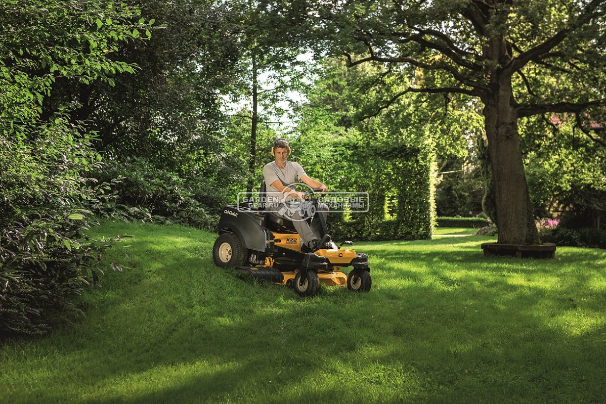 Садовый райдер Cub Cadet XZ2 127 с нулевым радиусом разворота (USA, Kawasaki, V-Twin, 726 куб.см., гидростатика, ширина кошения 127 см., 265 кг.)