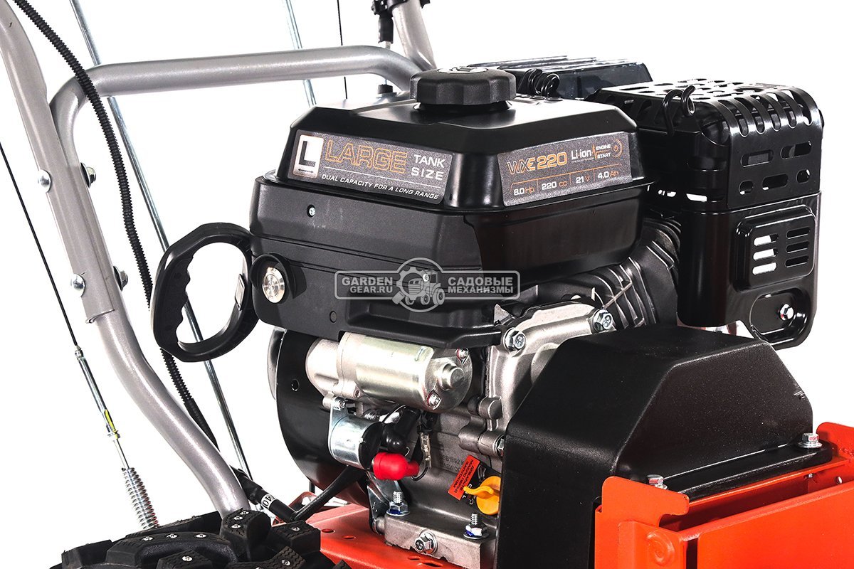 Комбимашина Daewoo SC 8080 с щеткой 80 см. и снегоуборщиком 56 см. (PRC, Daewoo, 221 куб. см., запуск от аккумулятора 21В, скорости 6/2, 87 кг.)