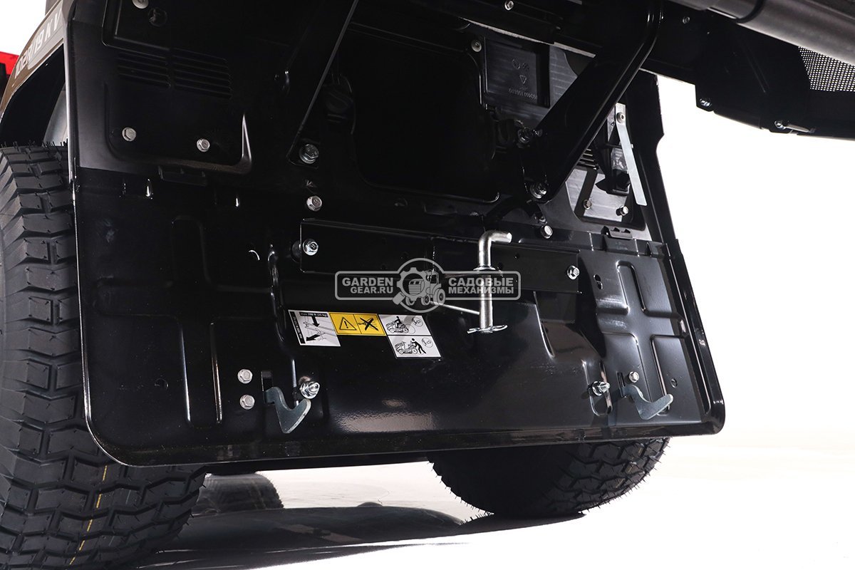 Садовый трактор Oleo-Mac OM 102R/19 KV (PRC, Emak K 1900 V-Twin, 586 см3, 102 см., гидростатика, травосборник 300 л., 198 кг.)