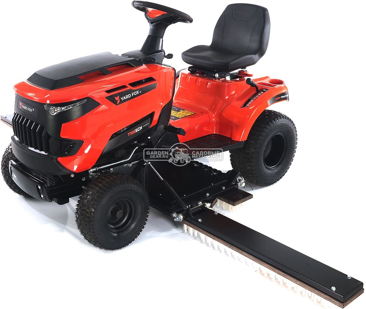 Трактор для футбольного поля Yard Fox 108 TOSS Sport с щёткой для ухода за искусственным газоном