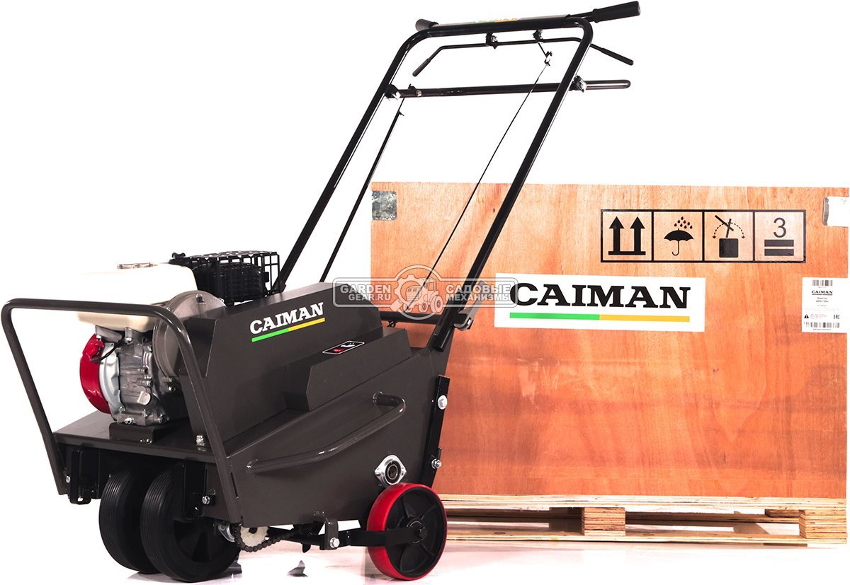 Аэратор бензиновый профессиональный Caiman Aero 55H (RUS, 53 см, Honda GX160, 163 куб.см., сталь, 30 полых шипов, 170 кг.)