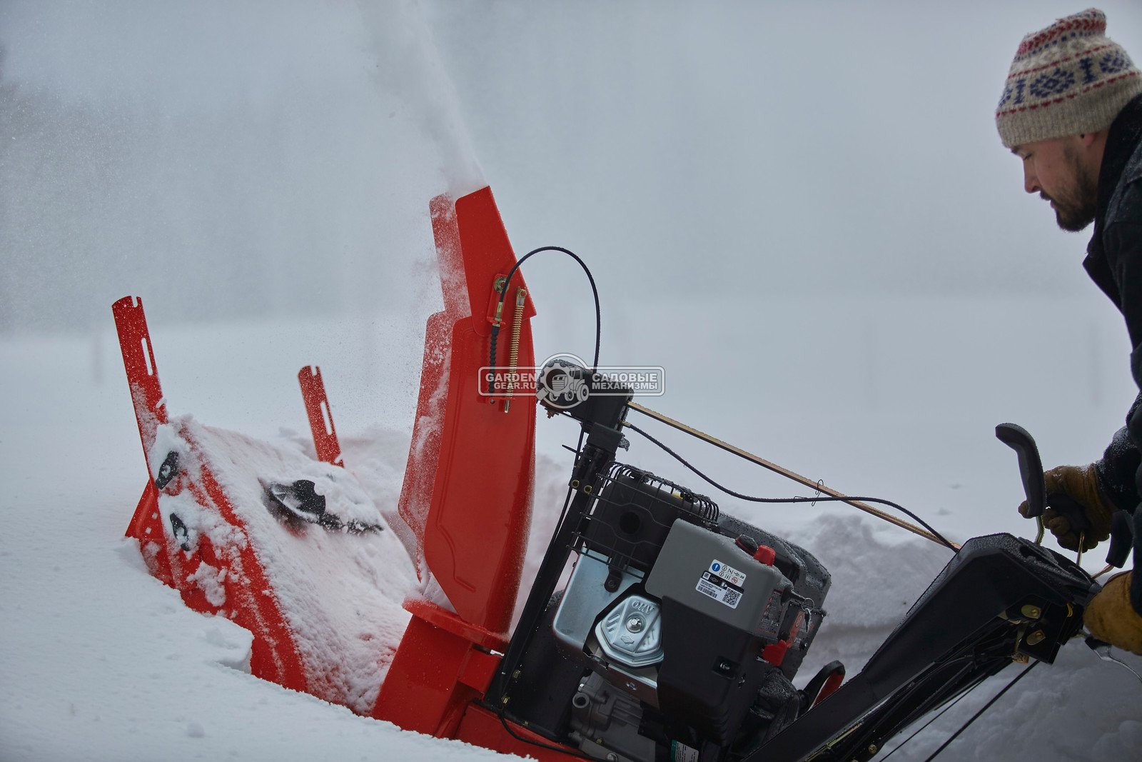 Снегоуборщик Ariens ST 28 PRO Hydro EFI Professional (USA, 71 см, Ariens AX, 420 см3, эл/стартер 220В, AutoTurn, фара, подогрев рукояток, 143 кг)