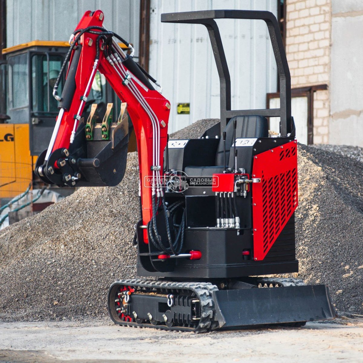 Гусеничный полноповоротный экскаватор RED Rhino RBX-15 Zongshen GB750EFI 30 л.с., глубина копания 2,0 м., ковш 250 мм., 1200 кг.