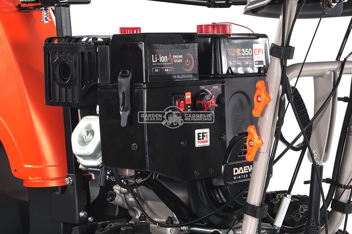 Снегоуборщик Daewoo DAST 430 (EFI) гусеничный (PRC, 76 см, Daewoo WXE 350 EFI, 310 см3, запуск от аккумулятора, фара, гусеницы Arctic track, 125 кг.)