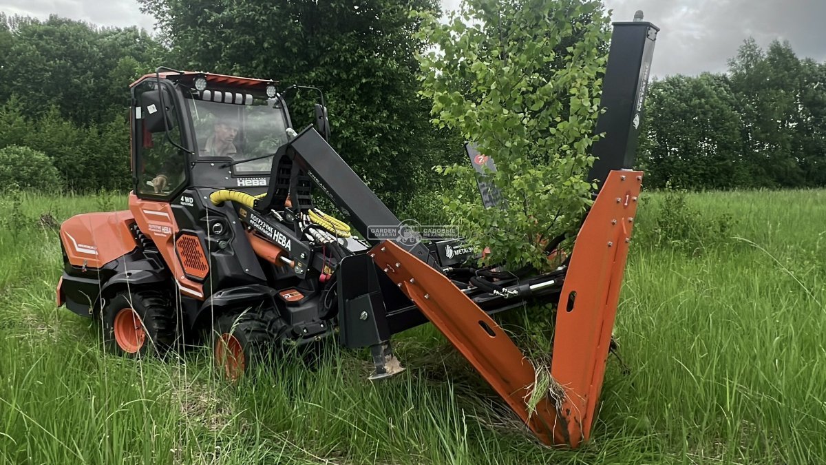 Фронтальный погрузчик Нева с кабиной (RUS, ММЗ-3LDT, 42 л.с., 60 л/мин, грузоподъемность 1200 кг, 2100 кг)