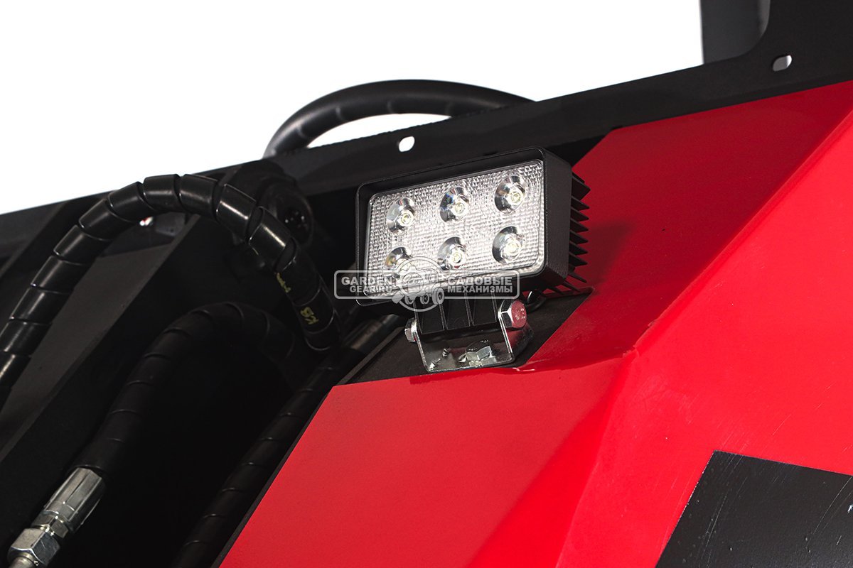 Мини-погрузчик шарнирно сочленённый RED RBF-03 Zongshen GB750EFI 30 л.с., грузоподъемность до 700 кг., ковш 150 л., 1270 кг.