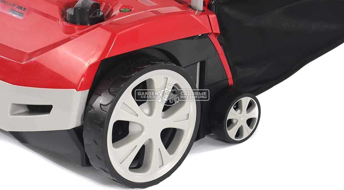 Вертикуттер - аэратор электрический Al-Ko VL 38 E Gudenaa (PRC, 1300 Вт, 38 см, ножи+пружины, пластик, 55 л, 13.8 кг)