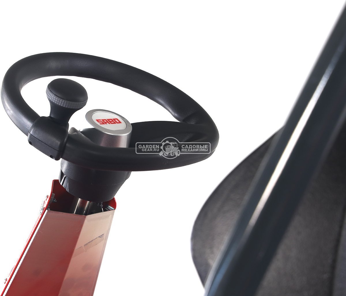 Садовый трактор для высокой травы и работы на склонах SABO GLADIATOR 95 F AWD (GER, B&S Intek 8-44C8, 724 куб.см., 95 см, дифференциал, 388 кг.)
