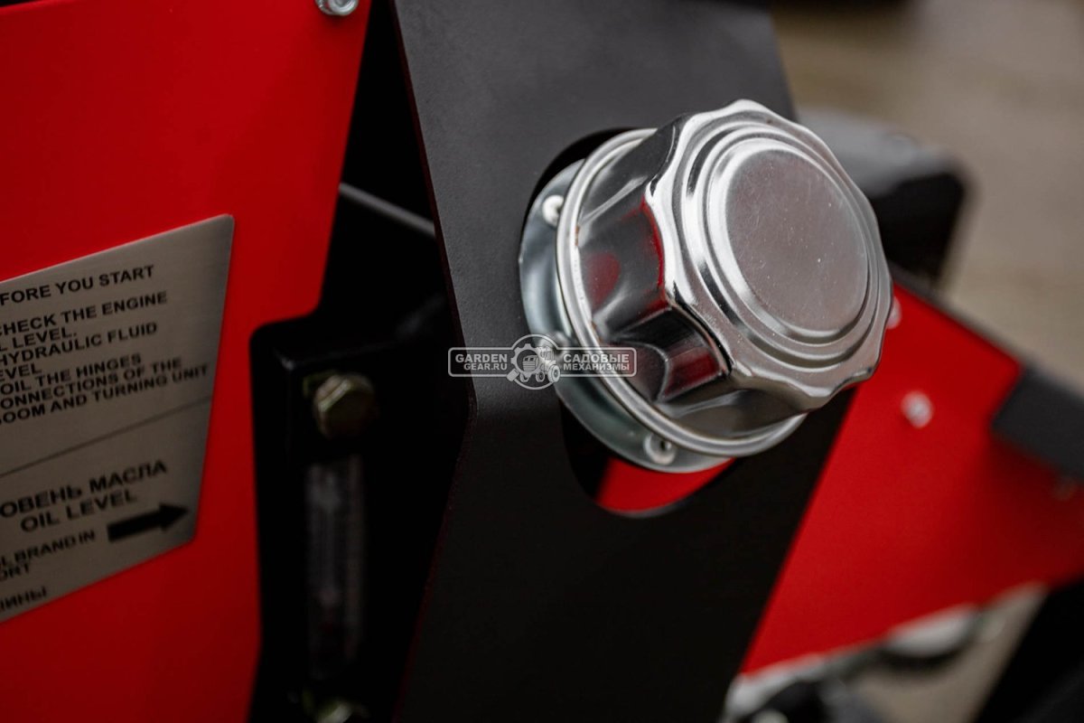 Прицепной экскаватор RED Rhino RBV-08 профессиональная комплектация, Loncin LC2V78FD-2., глубина копания 2,2 м., ковш 250 мм., 750 кг.