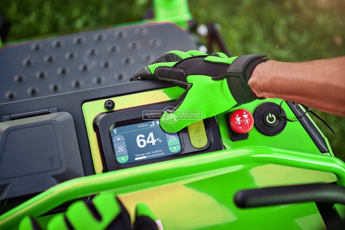 Садовый минирайдер GreenWorks ZTCS92 Stand-On аккумуляторный с нулевым радиусом разворота (PRC, 92 см, 82В, 105 Ач / 8 кВтч, 430 кг)