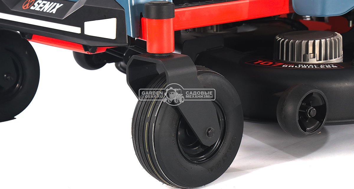 Садовый райдер Senix ZTRX6-M-EU аккумуляторный с 4 АКБ 12 А/ч и ЗУ с нулевым радиусом разворота (PRC, BL 60В, 107 см, 6 слотов для АКБ, LED, 200 кг)